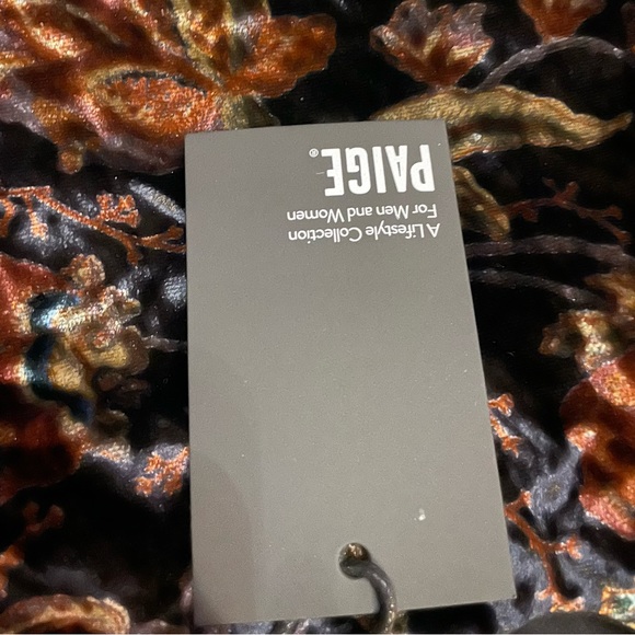 Paige Top NEW - Picture 5 of 5